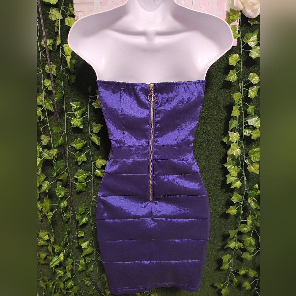 Dress - Picture 4 of 8